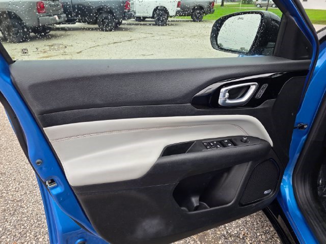 Certified Used 2023 Laser Blue Pearlcoat Jeep Limited image 19