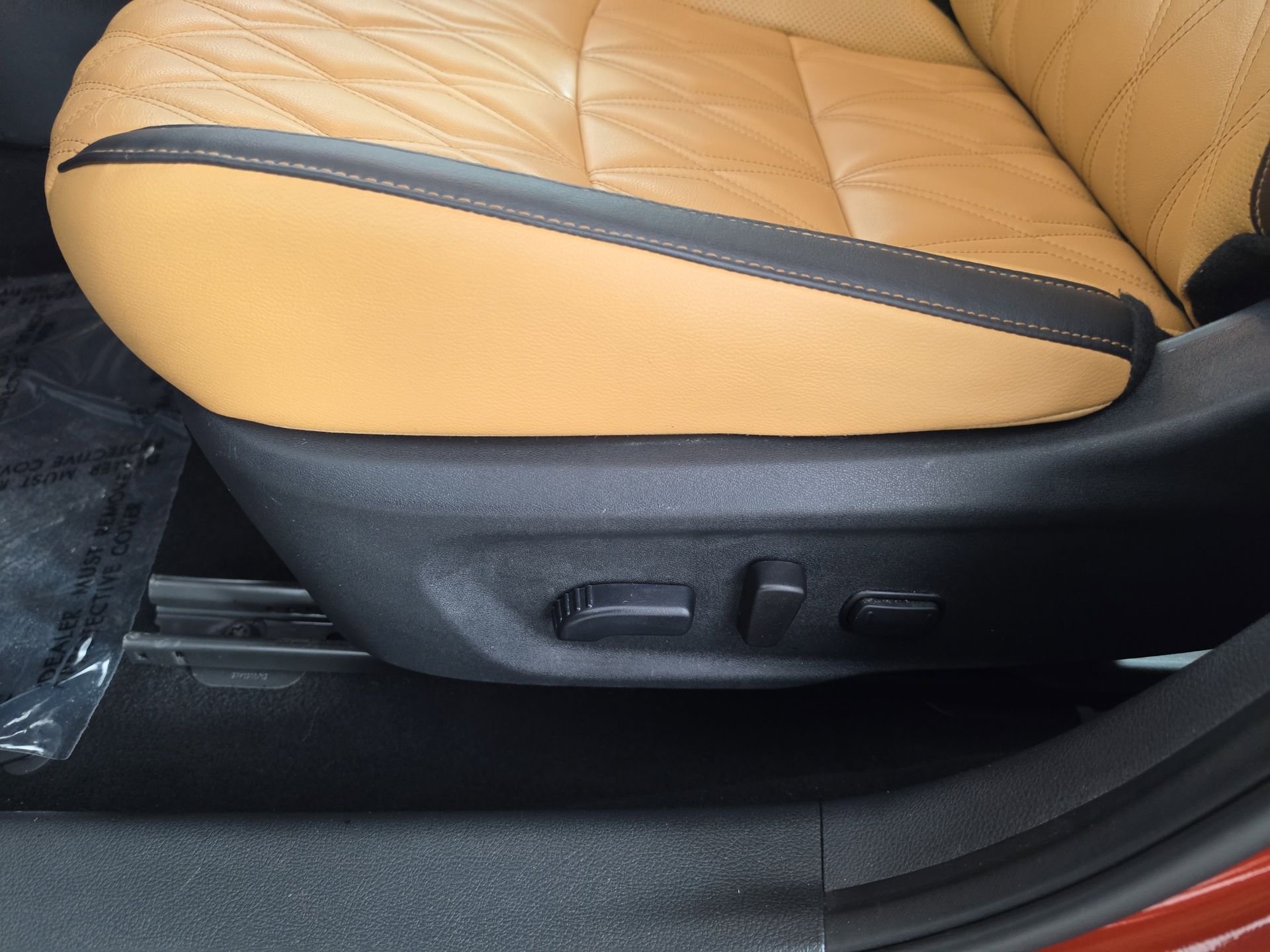 Used 2022 Red Nissan SV image 16