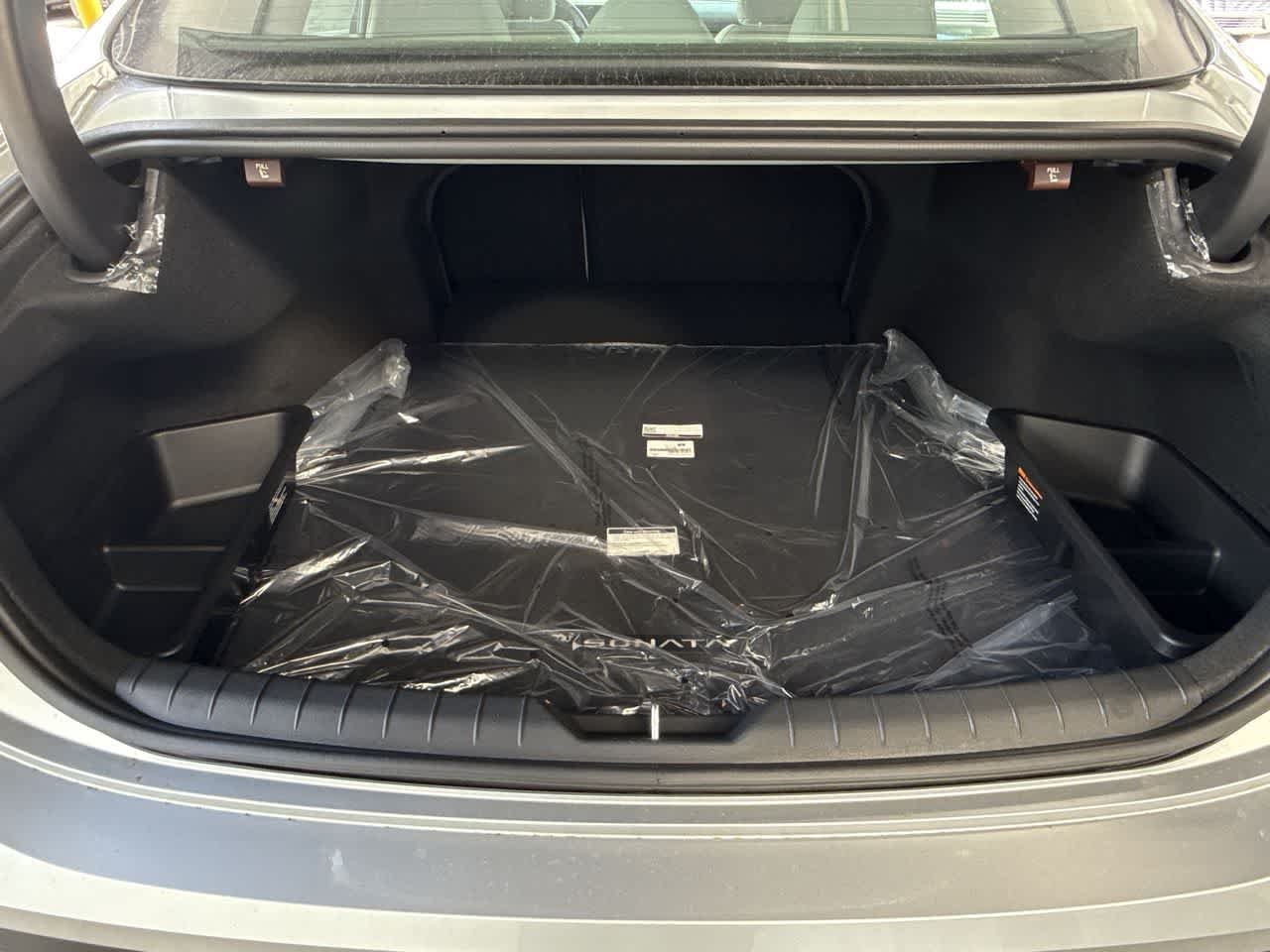 New 2026 Aero Silver Hyundai SE image 25