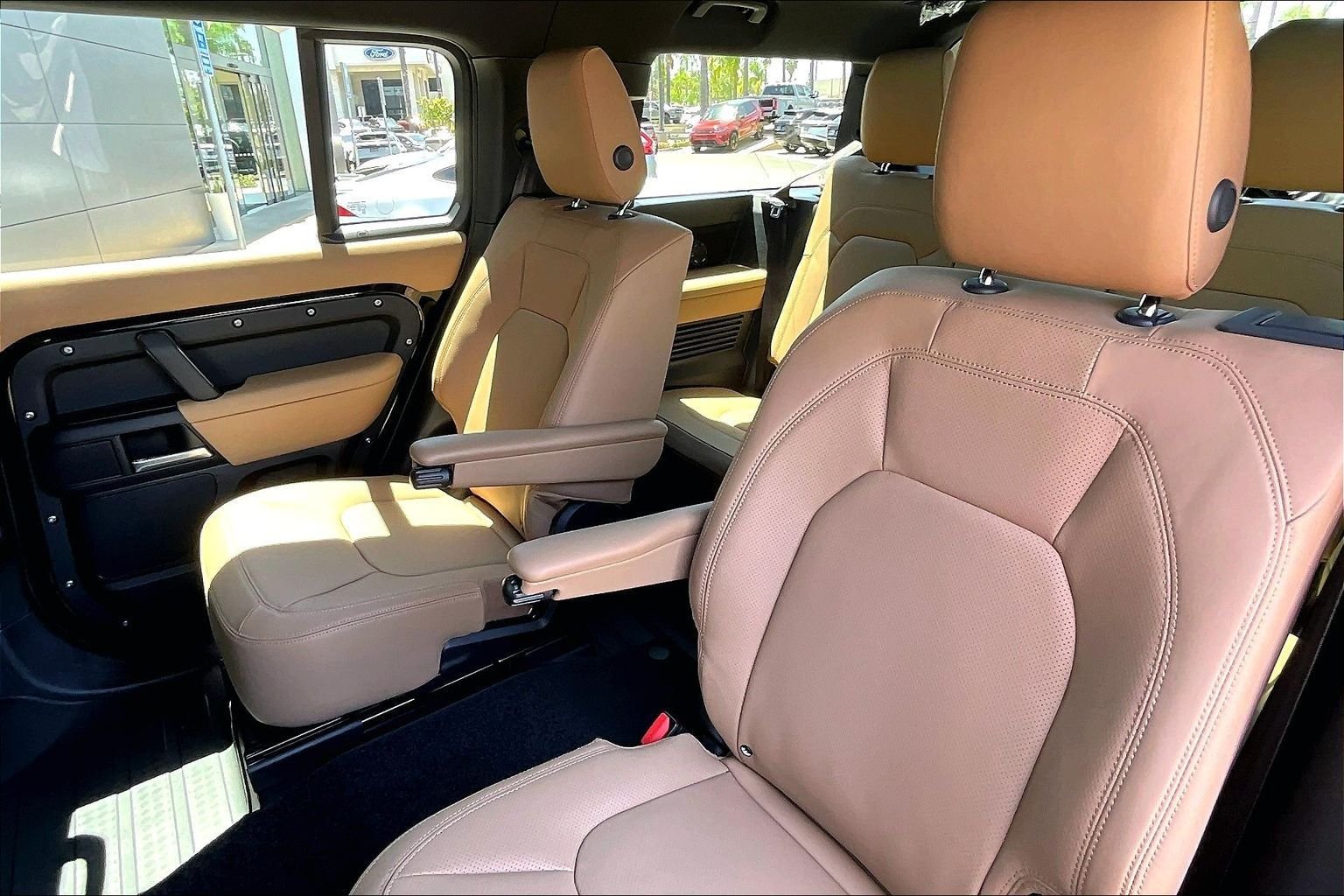 New 2026 Santorini Black Land Rover S image 10