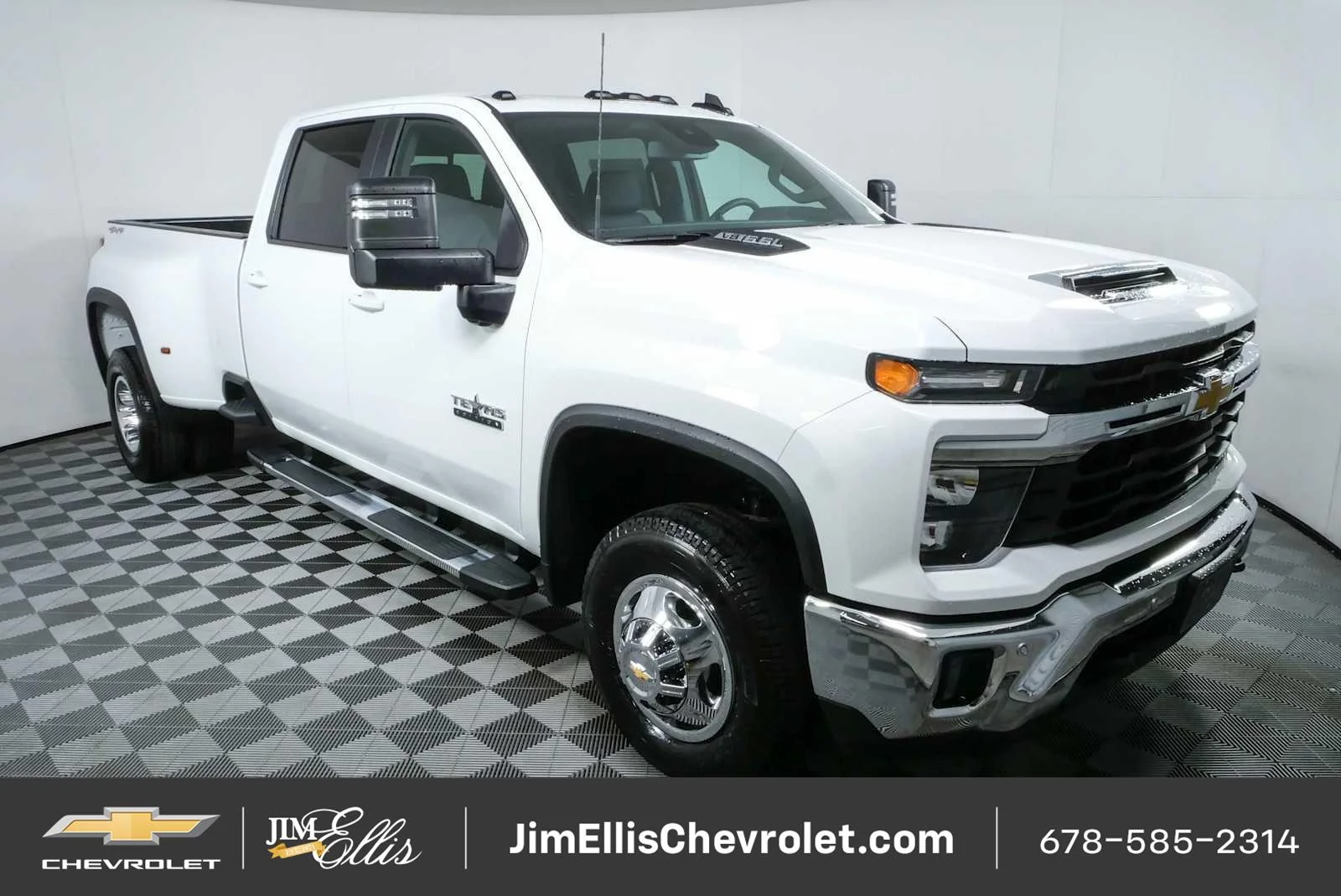 New 2026 Summit White Chevrolet LT DRW image 1