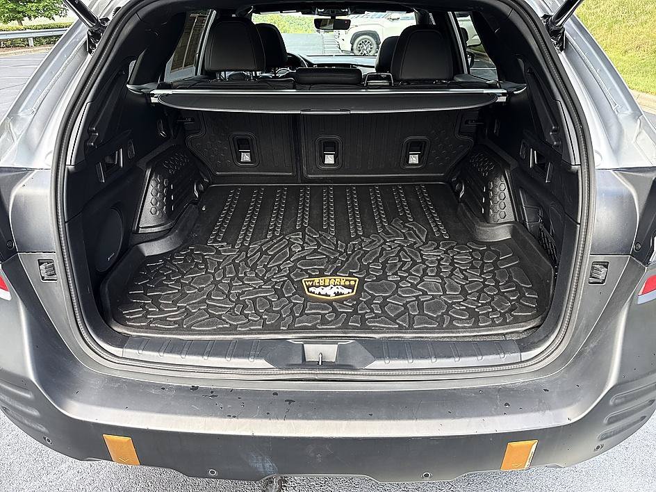 Used 2025 Ice Silver Metallic Subaru Wilderness image 23