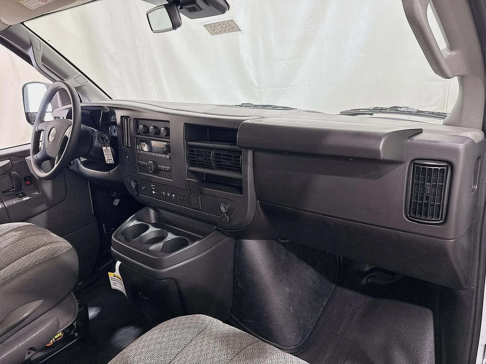 New 2025 Summit White GMC Work Van image 24