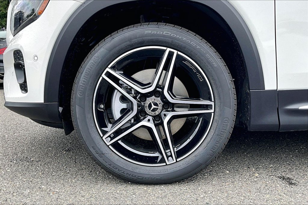 New 2026 Polar White Mercedes-Benz GLB 250 image 12