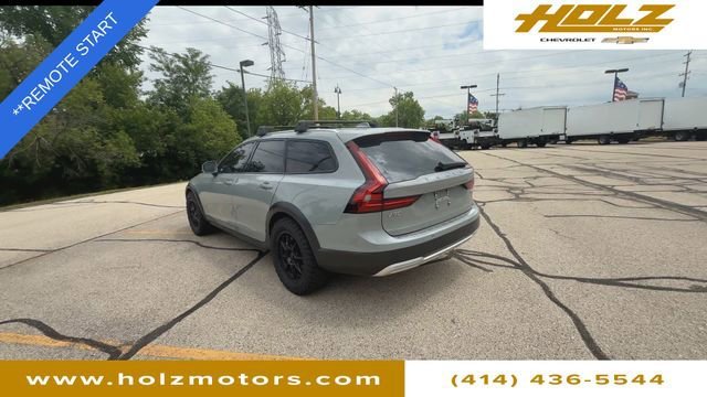 Used 2025 Gray Volvo Plus, B6 AWD Gas (mild hybrid) image 7