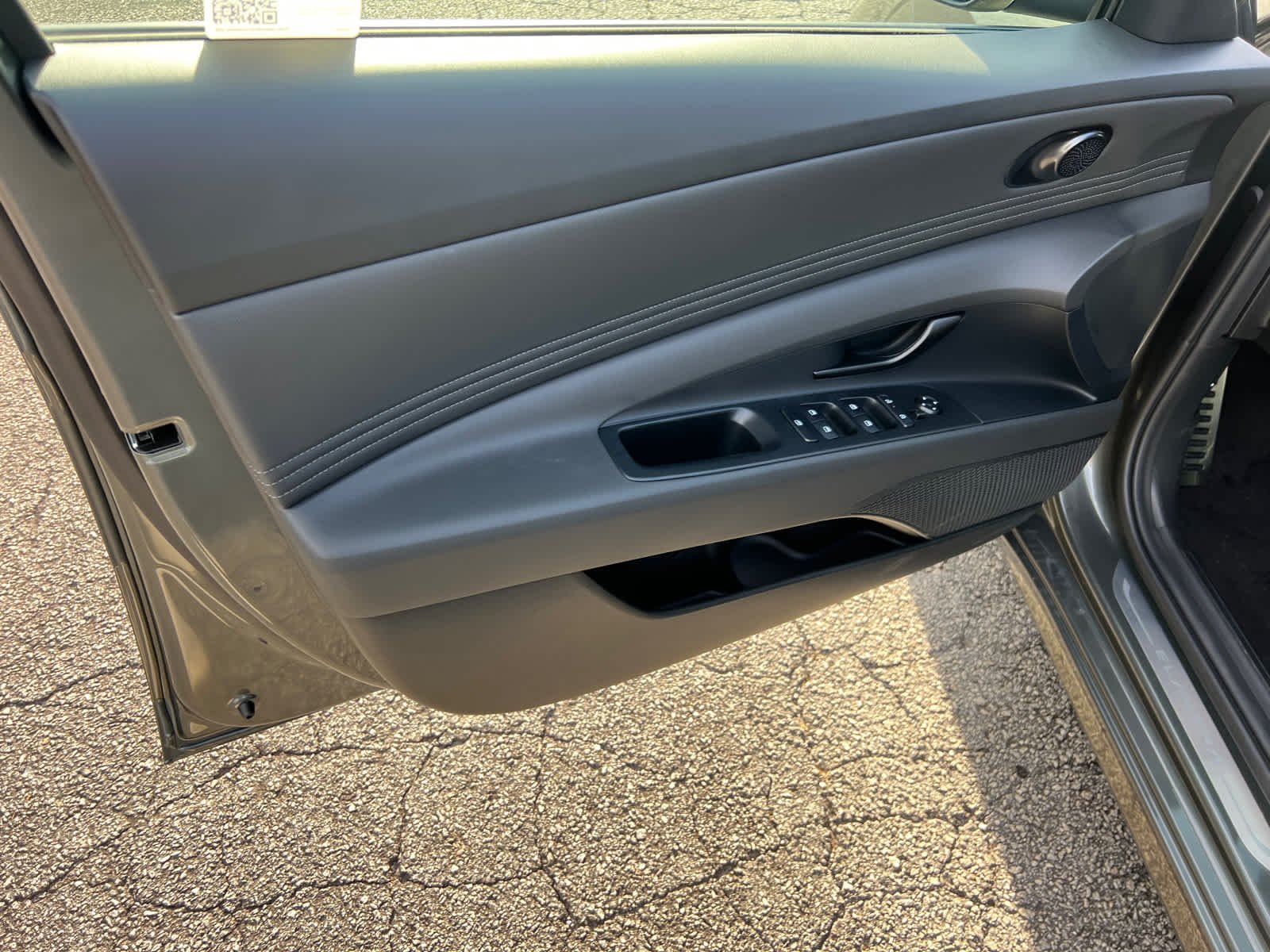 Used 2025 Amazon Gray Hyundai SEL Sport image 10