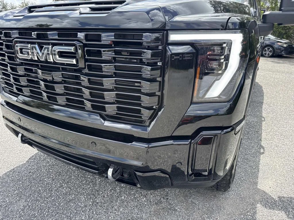 Used 2025 Black GMC Denali Ultimate image 10