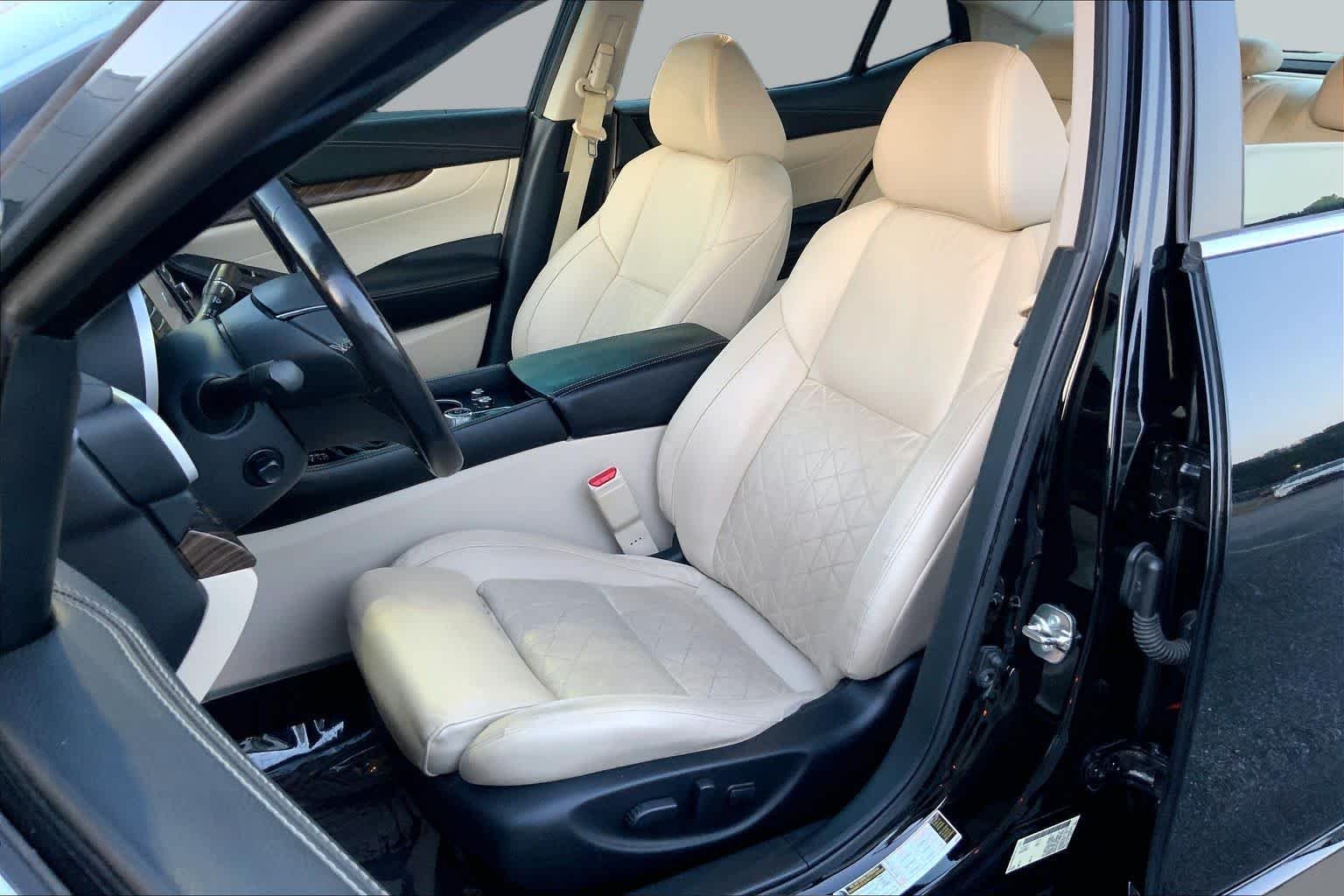 Used 2017 Super Black Nissan Platinum image 8