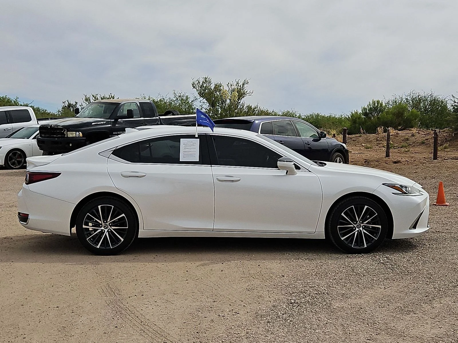 Certified Used 2025 White Pearl Lexus 300h image 4