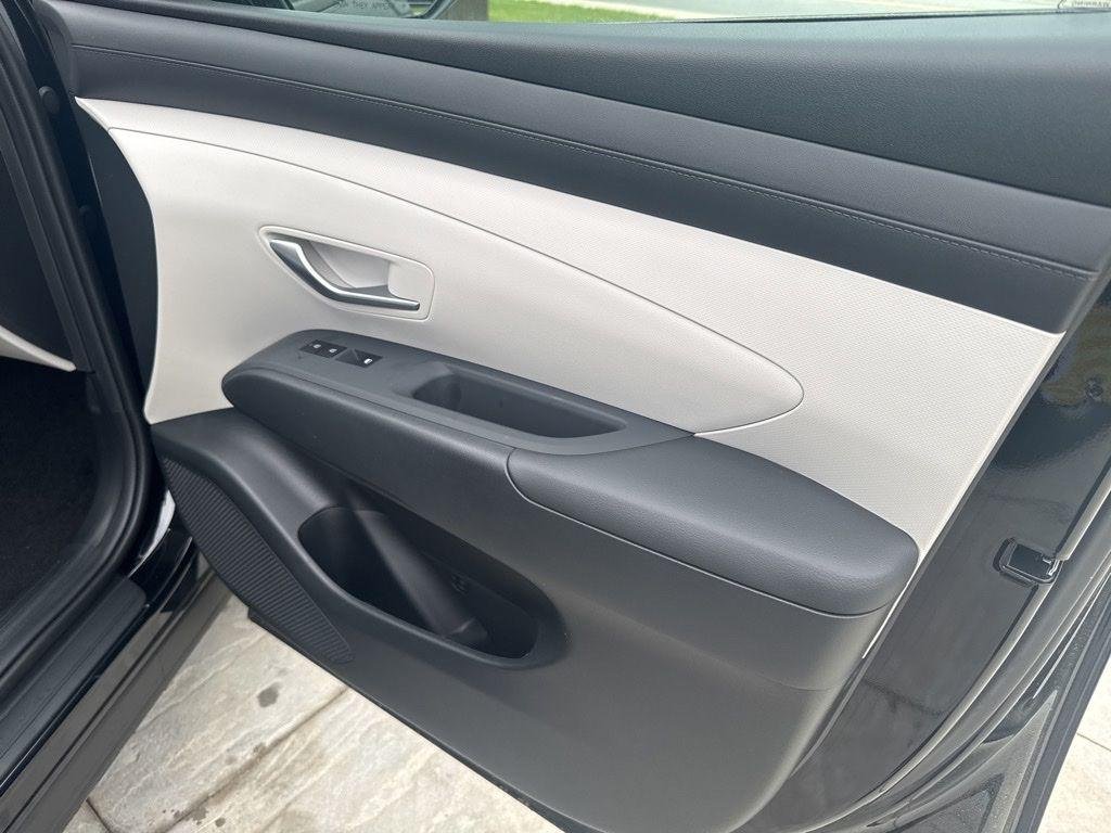 New 2026 Black Hyundai SE AWD image 29