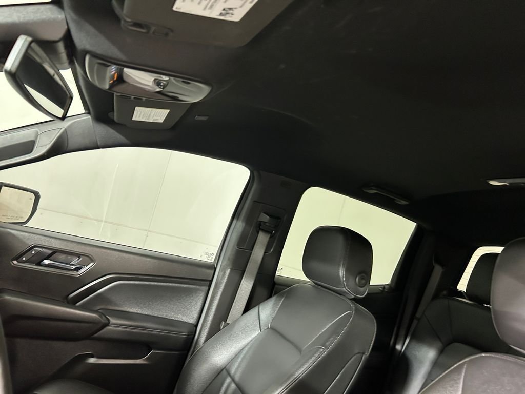 Used 2025 White Chevrolet LT image 24