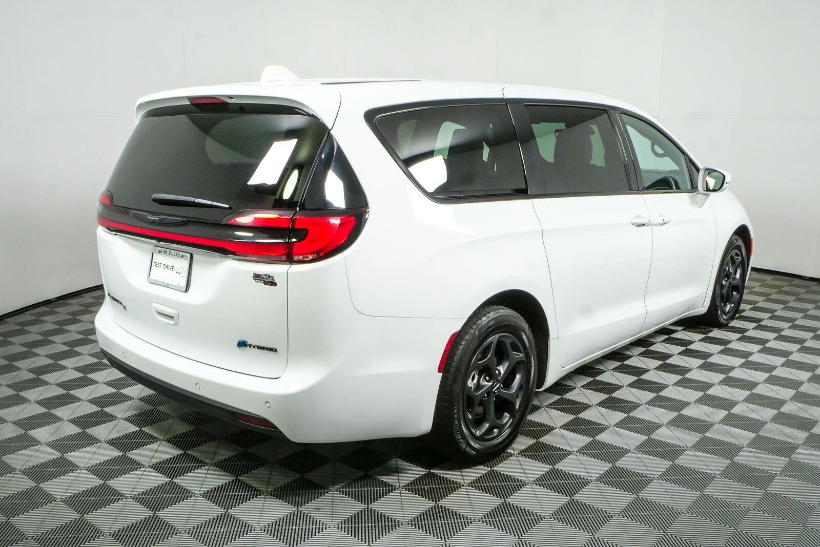 Used 2022 Bright White Clearcoat Chrysler Hybrid Touring L image 3