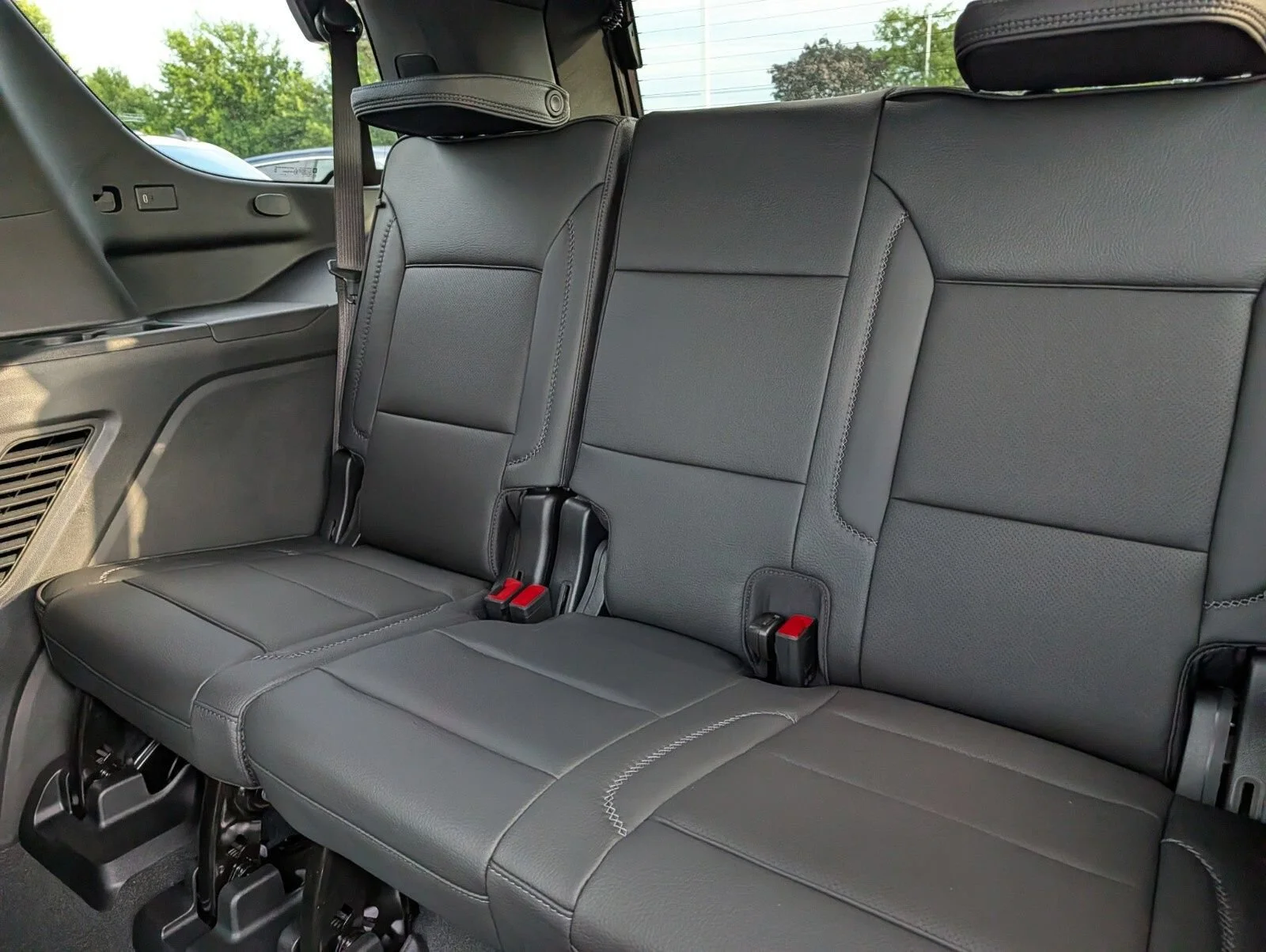2026 GMC Yukon Denali - Photo 29