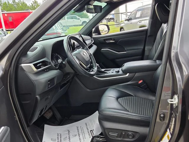 Used 2022 Gray Toyota XSE image 5