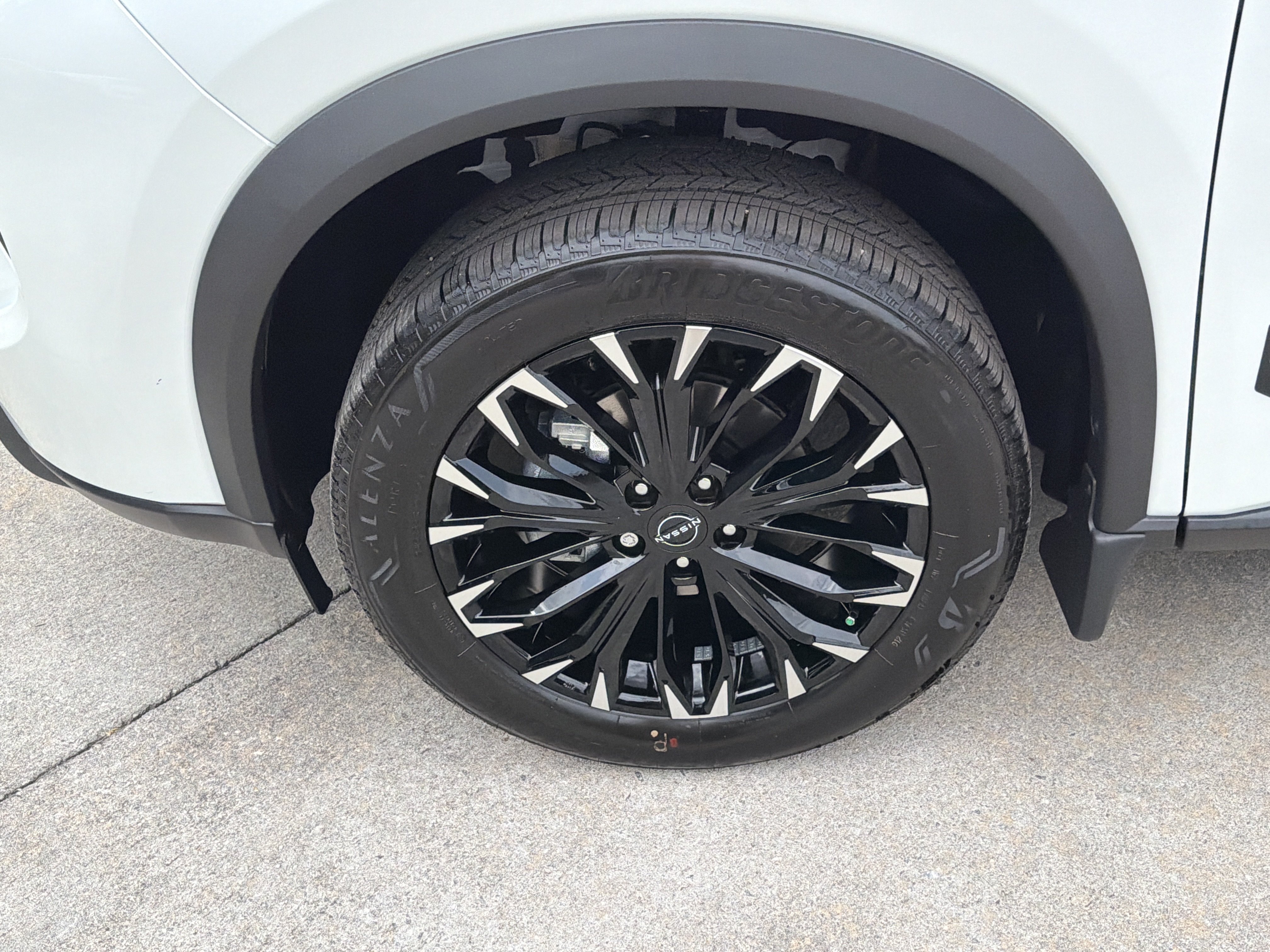 New 2026 Everest White Pearl Tricoat Nissan Dark Armor image 12