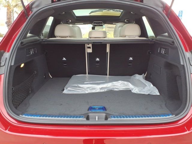 New 2026 Red Mercedes-Benz GLC 300 image 23
