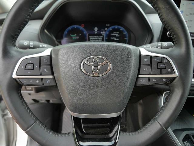 Certified Used 2024 WIND CHILL PEARL Toyota  image 26