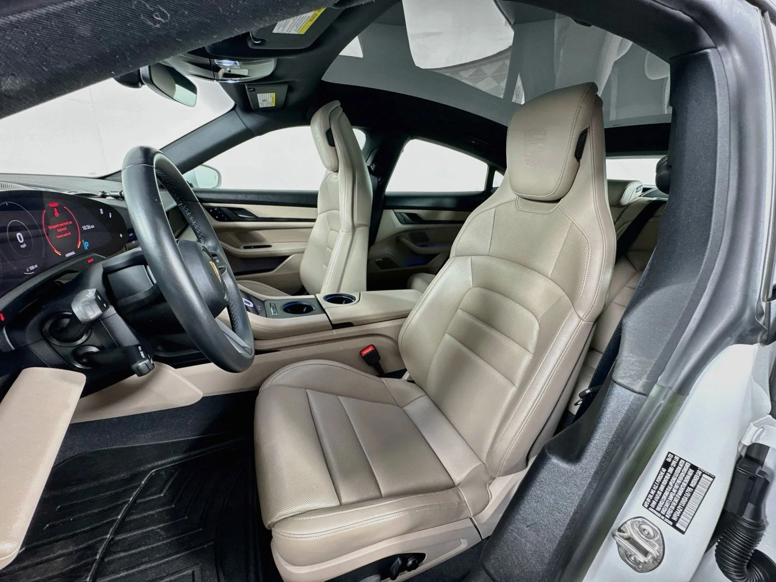 Used 2022 White Porsche Base image 17