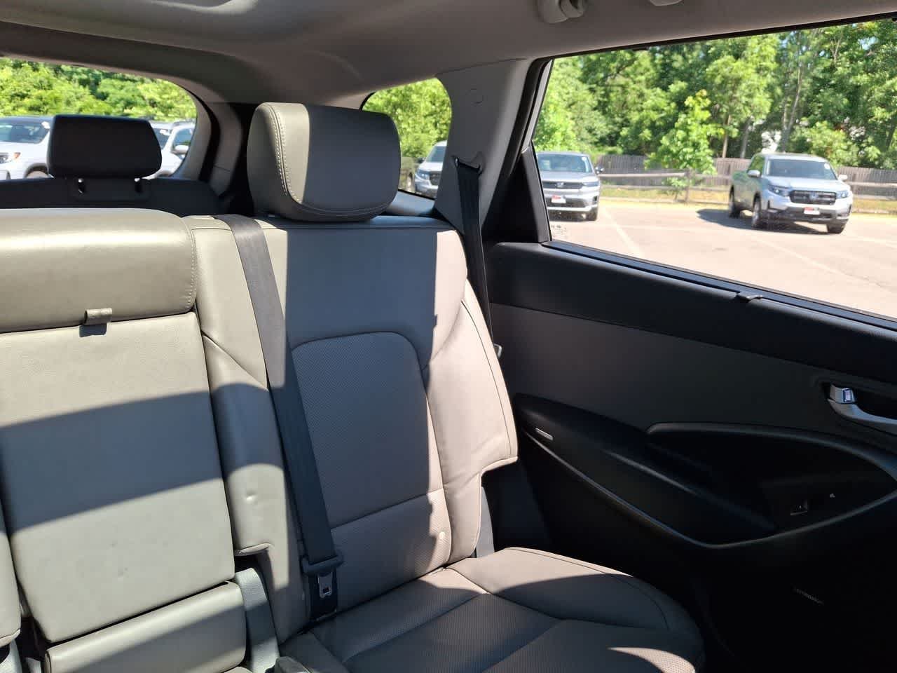 Used 2016 Circuit Silver Hyundai SE image 14