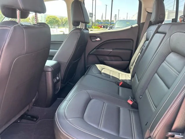 Used 2019 White GMC Denali image 28