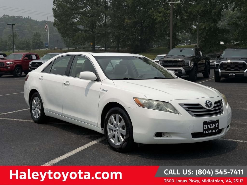 Used 2007 White Toyota Base image 1