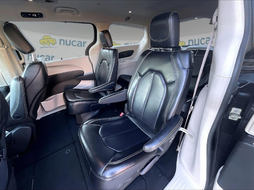 Used 2023 Black Chrysler Touring L image 26