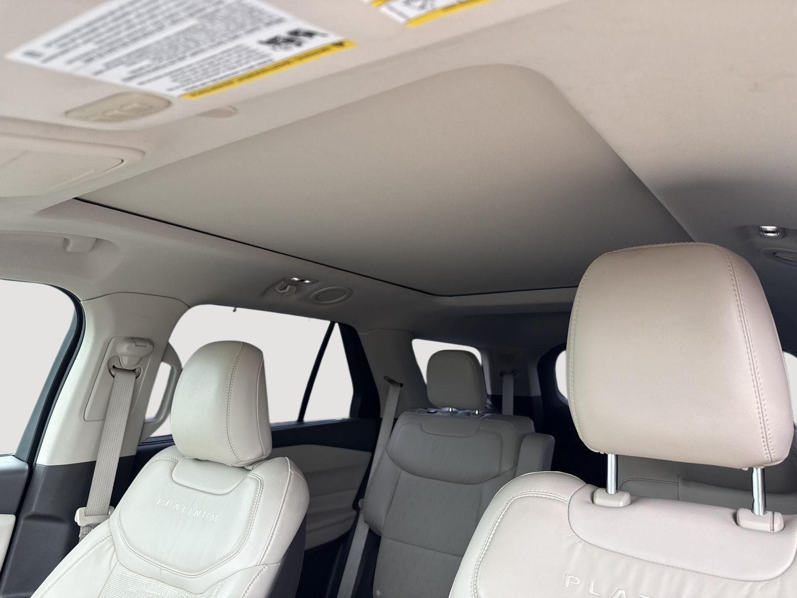 2020 Ford Explorer Platinum - Photo 4