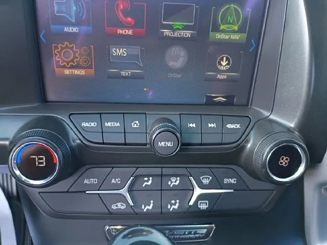 Used 2019 White Chevrolet Stingray image 4