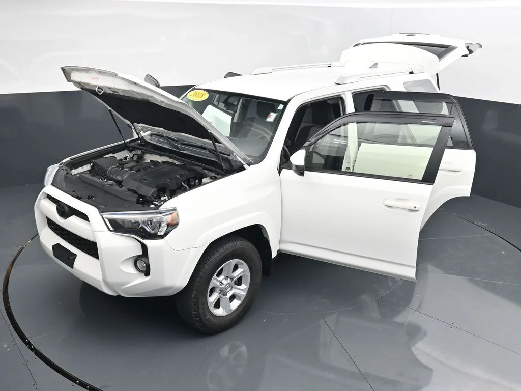 Used 2018 White Toyota SR5 image 36