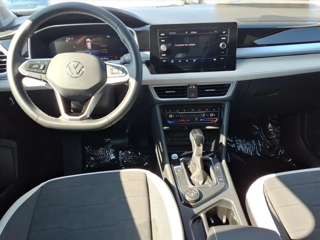 2025 Volkswagen Taos SE - Photo 9