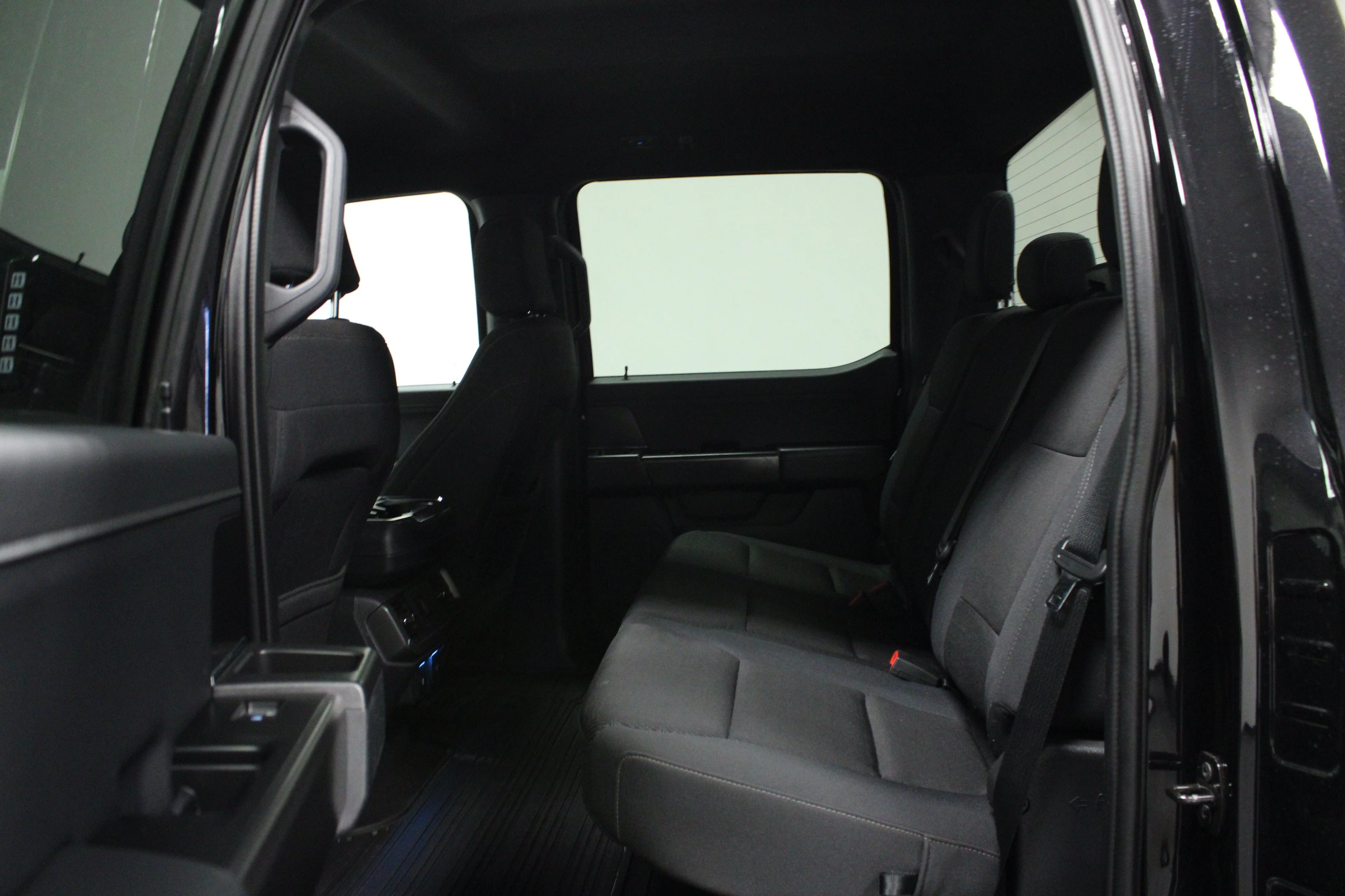 Used 2024 Agate Black Metallic Ford XLT image 13