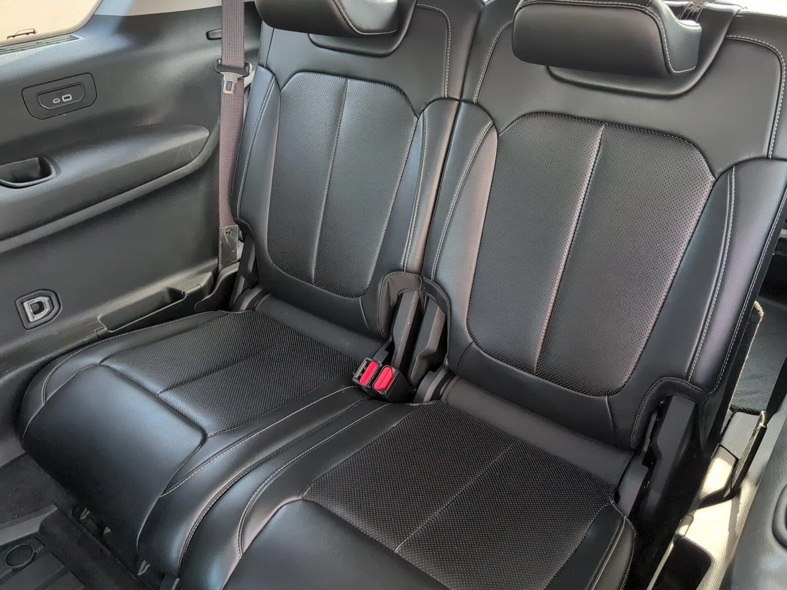 Used 2021 Velvet Red Pearlcoat Jeep Limited image 35