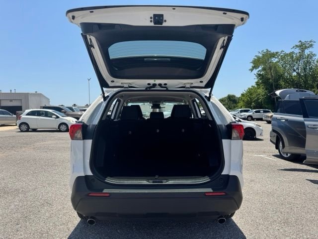 2025 Toyota RAV4 LE - Photo 20
