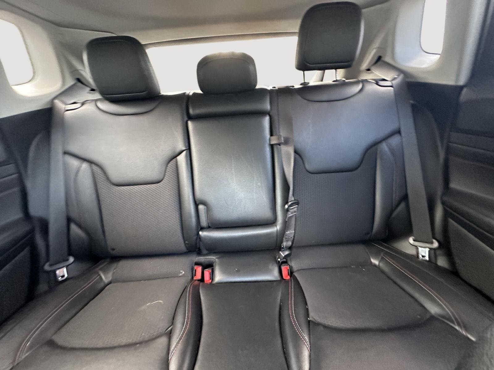 Used 2022 Bright White Clearcoat Jeep Trailhawk image 12