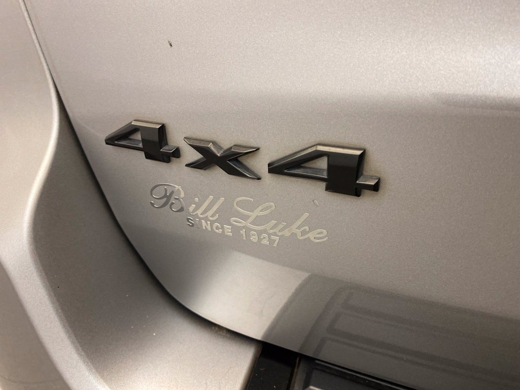 Used 2018 Silver Jeep Altitude image 9