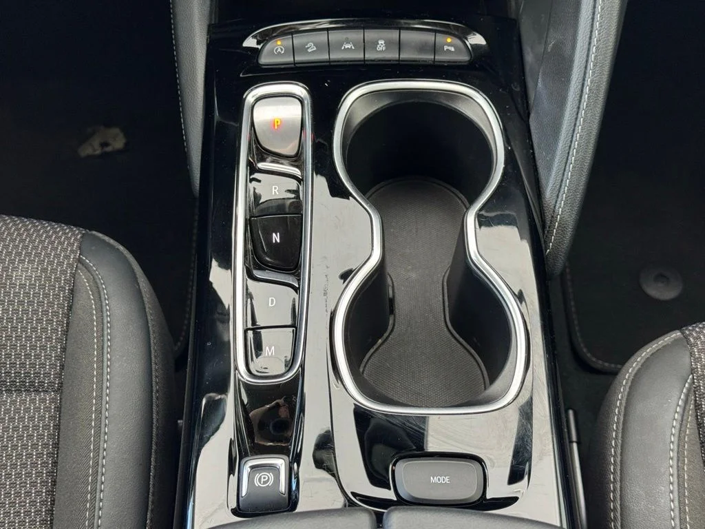 Used 2023 White Buick Preferred image 30