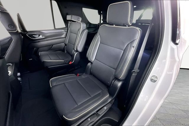 Used 2024 White GMC SLT image 21