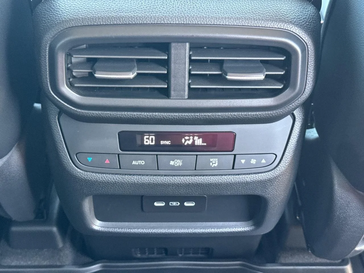 2025 Honda Pilot EX-L - Photo 18