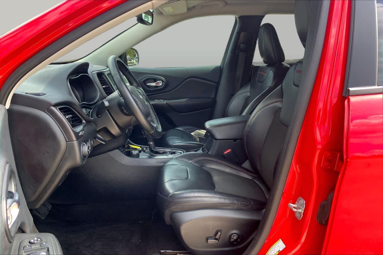 Used 2019 C Jeep Trailhawk image 8