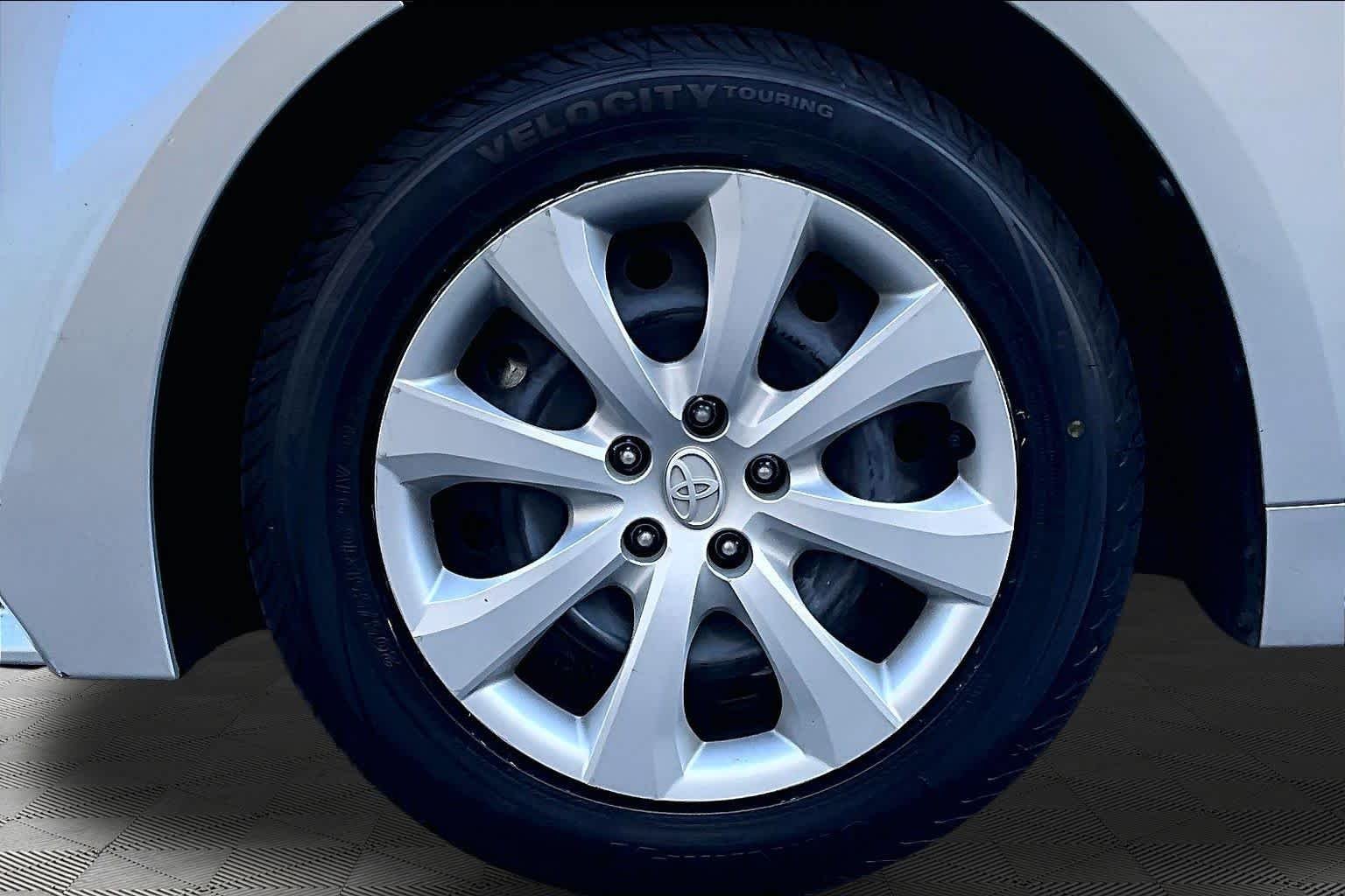 Used 2025 Classic Silver Metallic Toyota Hybrid LE image 11