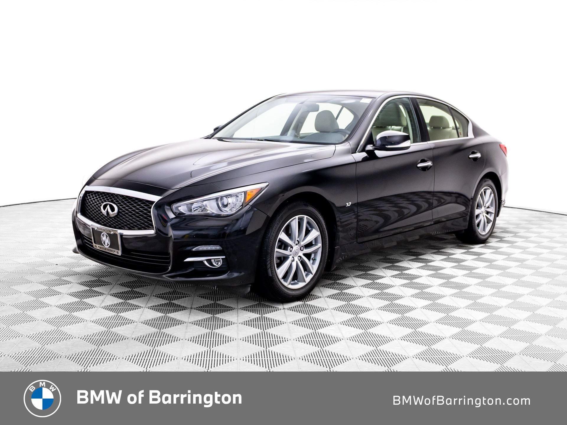 2015 INFINITI Q50 Base