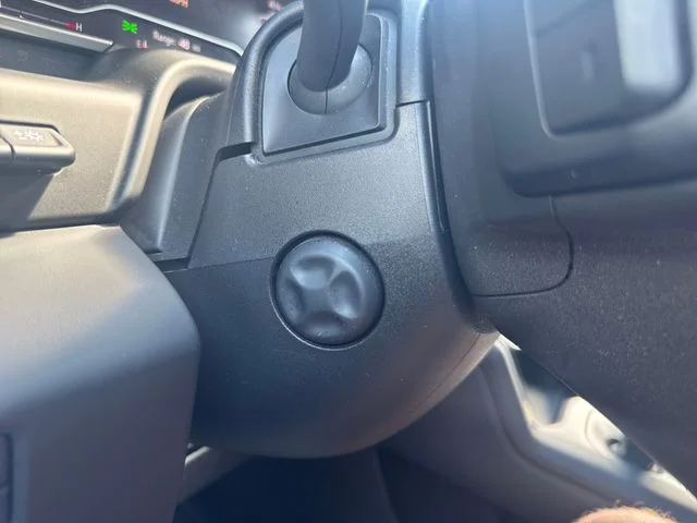 Used 2023  GMC AT4 image 19