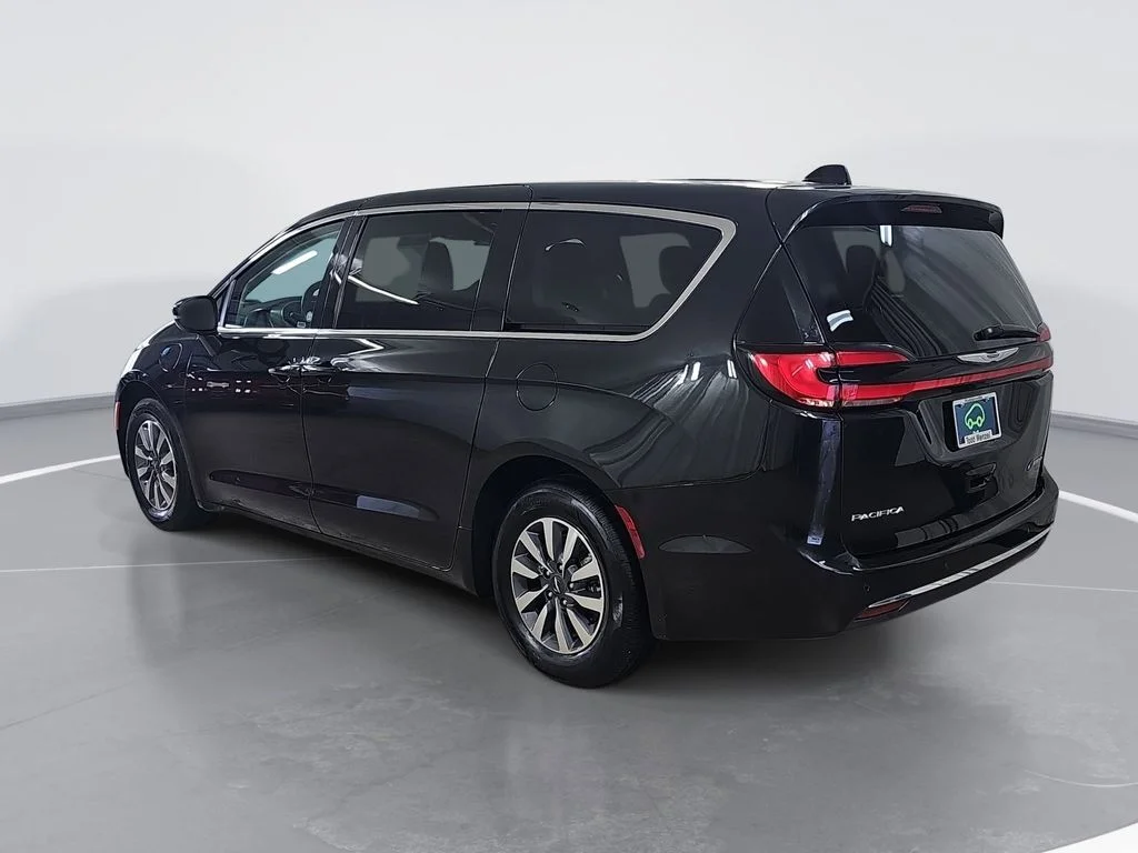 2023 Chrysler Pacifica Hybrid Touring L - Photo 6