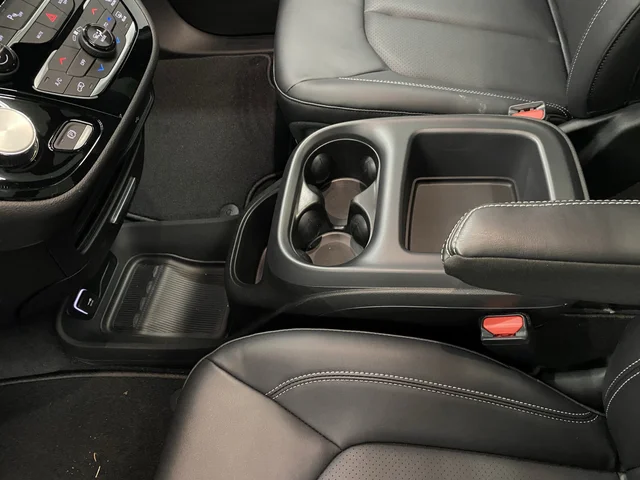 New 2026 Diamond Black Crystal Pearl-Coat Exterior Paint Chrysler Select image 20