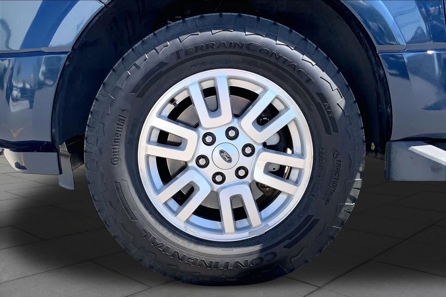 Used 2014 Blue Jeans Metallic Ford XLT image 8