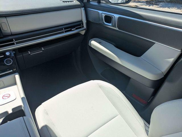 New 2026 White Hyundai SE image 18