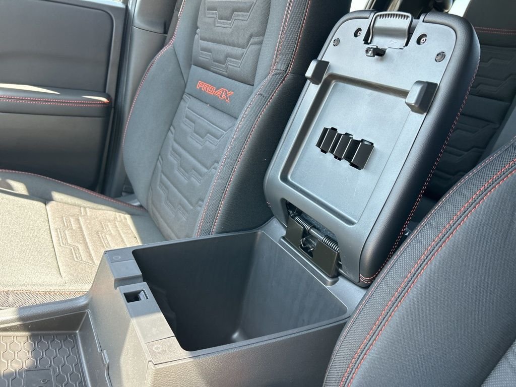 2025 Nissan Frontier PRO-4X - Photo 33