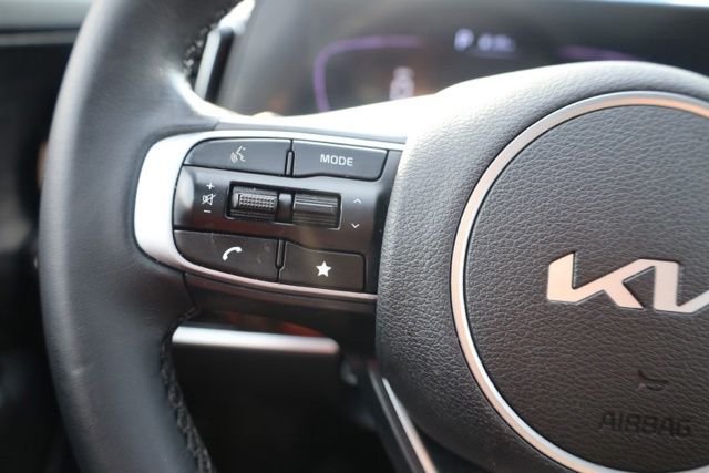 Used 2024 Green Kia X-Line image 27