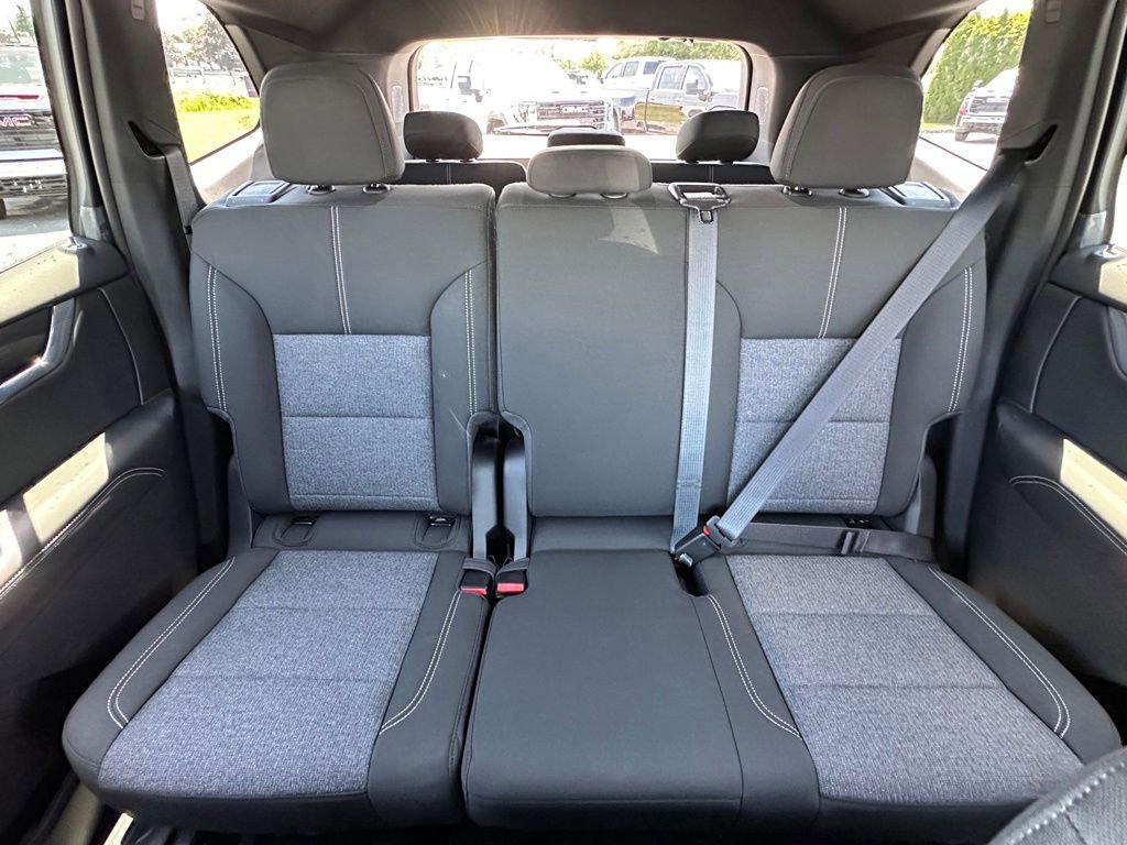 New 2026 Sterling Metallic GMC Elevation image 19