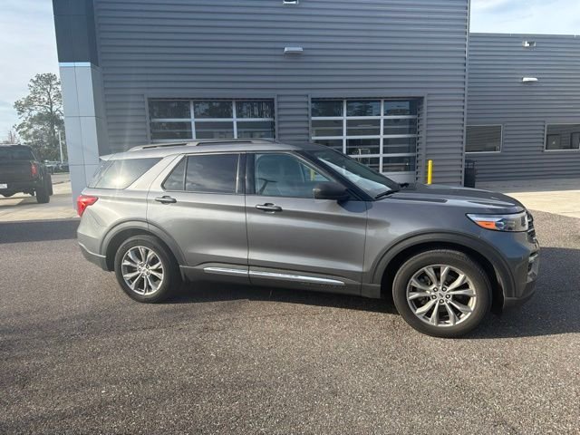 Used 2023 Gray Ford XLT image 2